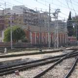 Di antico nella stazione resta un edificio posizionato dall�altra parte dei binari, sulla destra, immerso tra pali dell�elettricit� e grovigli di fili metallici: � un fabbricato delle vecchie officine della squadra rialzo 